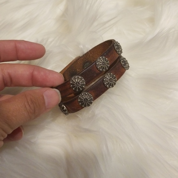 Cuff - Picture 3 of 3